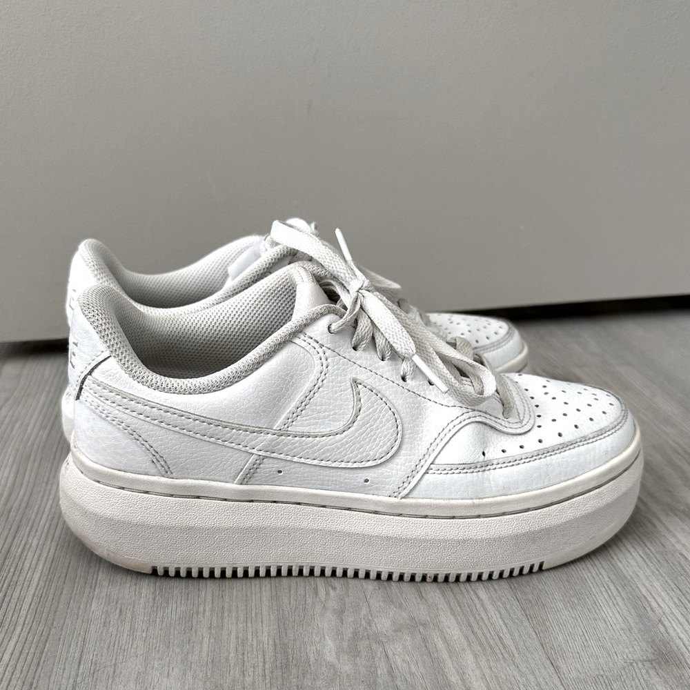 White Nike Air Force 1